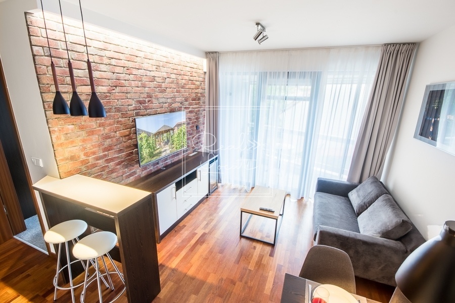 e-210_2020_pronajem_apartmany_praha_albertov_rental_apartments-01-transformed